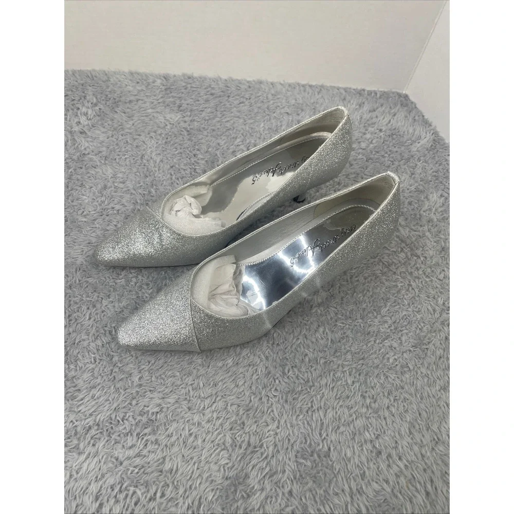 Easy Street Alive 5 Pumps Womens 8.5WW Silver Glitter Pointed Toe Kitten Heels